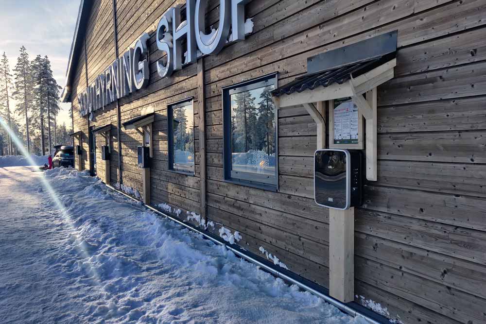 Byggevallens Elservice laddplats med betalsystem vid Idre Himmelfjäll år 2021.