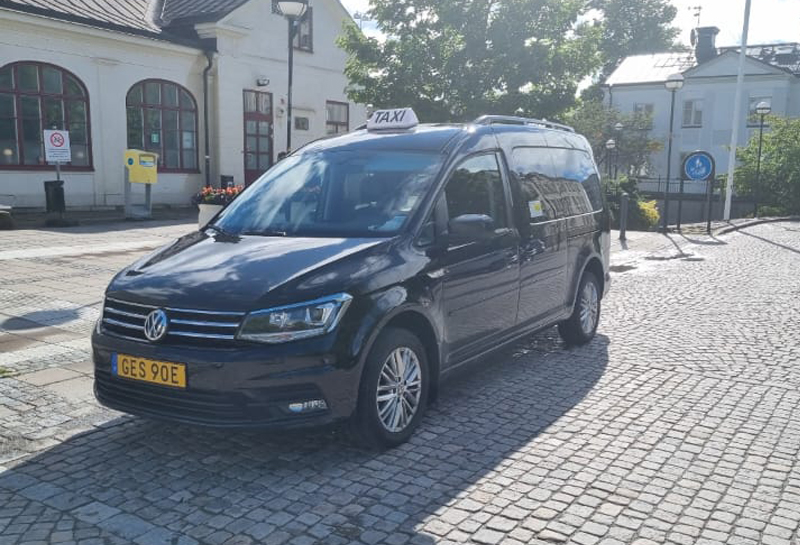 En av Dejanas Taxis bilar