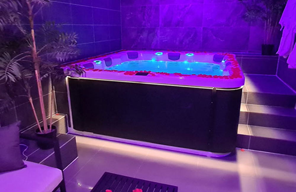 En bubbelpool i spaet.