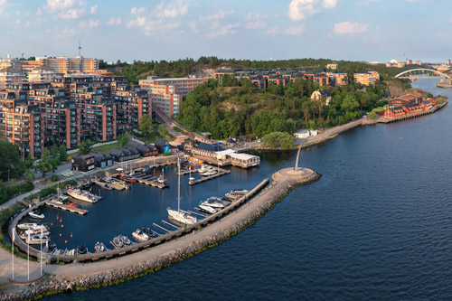 Nacka Strand med utsikt mot Kajens område där Fabrikören ligger.